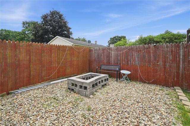 4647 Beverly Avenue NE, Canton, OH 44714
