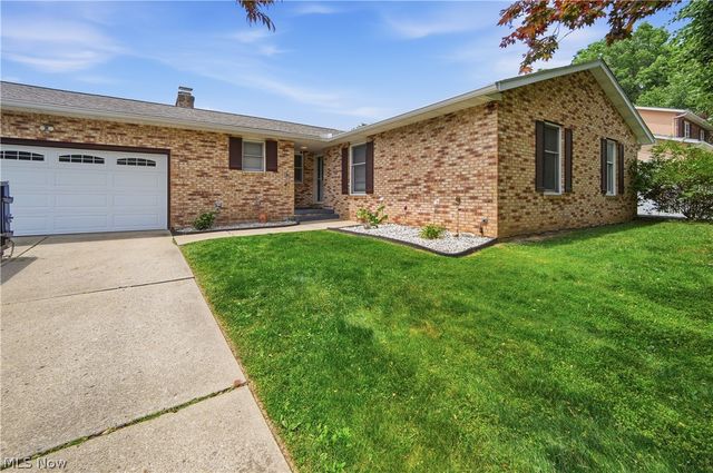 4647 Beverly Avenue NE, Canton, OH 44714