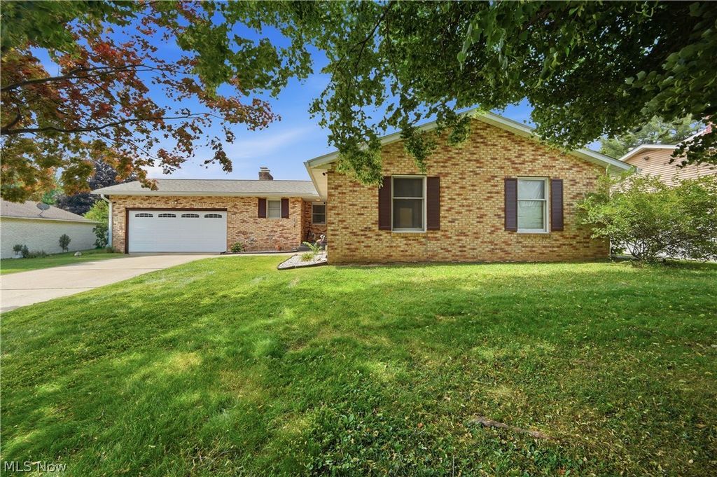 4647 Beverly Avenue NE, Canton, OH 44714