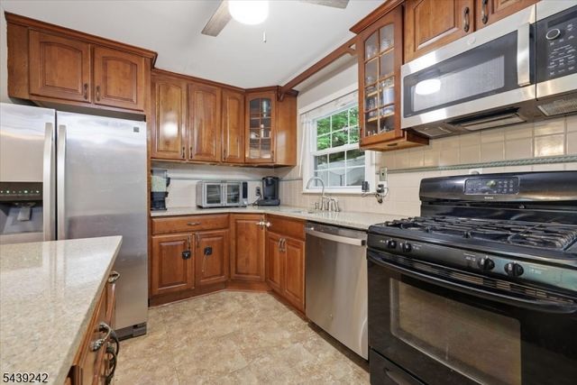 42 Virginia Ave, Jefferson Twp., NJ 07849