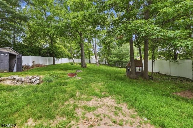 42 Virginia Ave, Jefferson Twp., NJ 07849