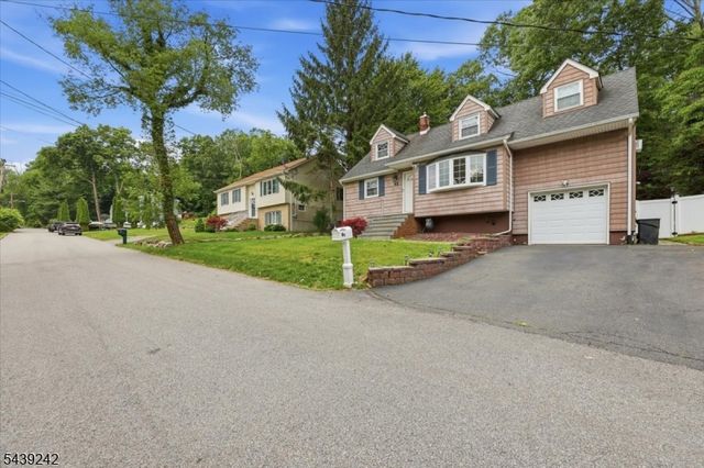 42 Virginia Ave, Jefferson Twp., NJ 07849