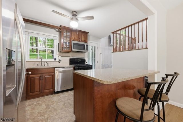 42 Virginia Ave, Jefferson Twp., NJ 07849