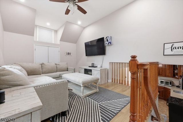 42 Virginia Ave, Jefferson Twp., NJ 07849