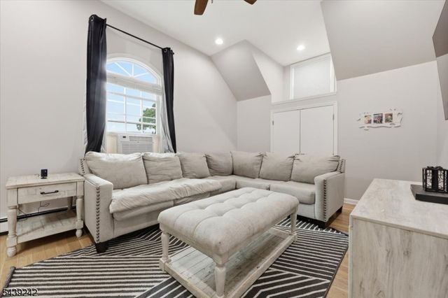 42 Virginia Ave, Jefferson Twp., NJ 07849
