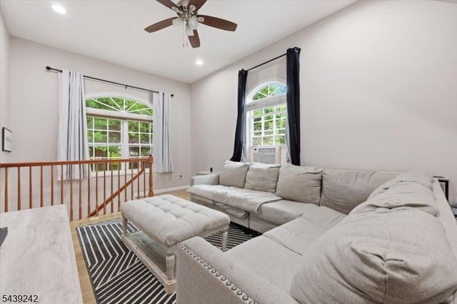 42 Virginia Ave, Jefferson Twp., NJ 07849