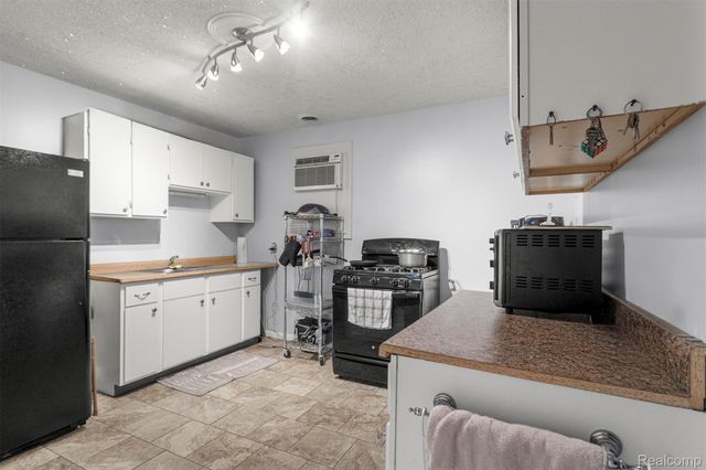 12001 Saint Aubin Street, Hamtramck, MI 48212