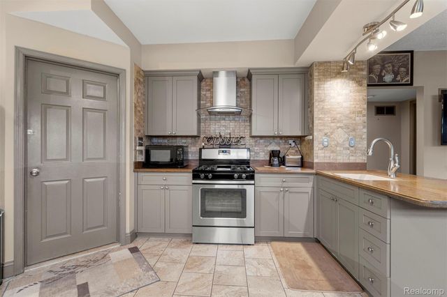 12001 Saint Aubin Street, Hamtramck, MI 48212