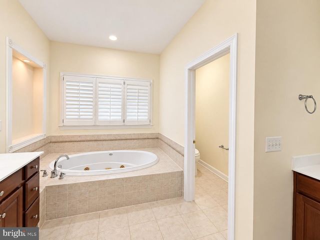 47636 MID SURREY SQ, Sterling, VA 20165
