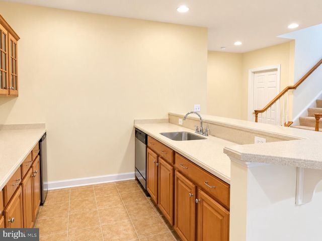 47636 MID SURREY SQ, Sterling, VA 20165