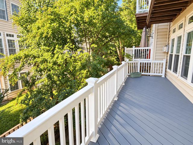 47636 MID SURREY SQ, Sterling, VA 20165