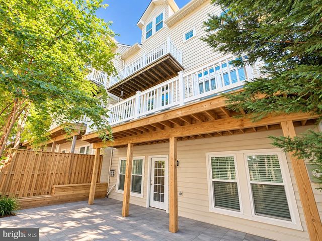 47636 MID SURREY SQ, Sterling, VA 20165