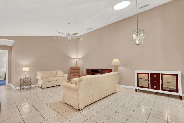 1255 NW Sun Terrace Circle 7b, Port St Lucie, FL 34986