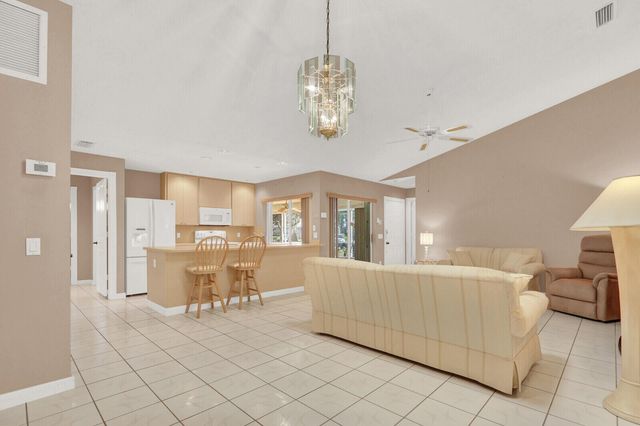 1255 NW Sun Terrace Circle 7b, Port St Lucie, FL 34986