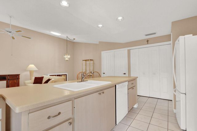 1255 NW Sun Terrace Circle 7b, Port St Lucie, FL 34986