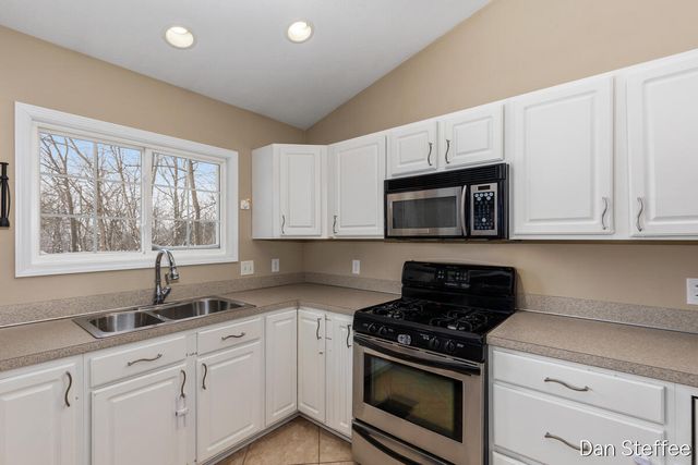 3195 Nature View Drive SE, Grand Rapids, MI 49512