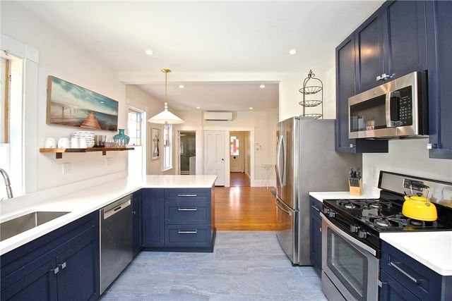 700 Thames Street, Newport, RI 02840