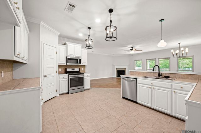 43236 Cypress Bend Ave, Gonzales, LA 70737