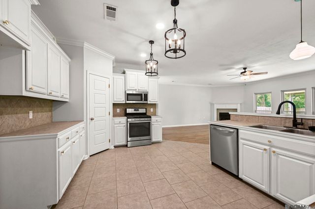 43236 Cypress Bend Ave, Gonzales, LA 70737