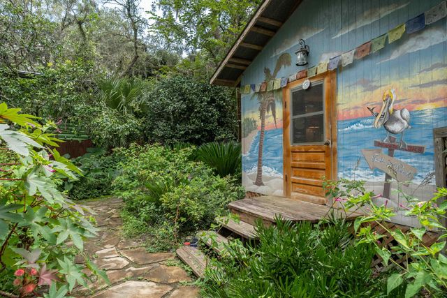 250 W West Lake Drive, Hawthorne, FL 32640