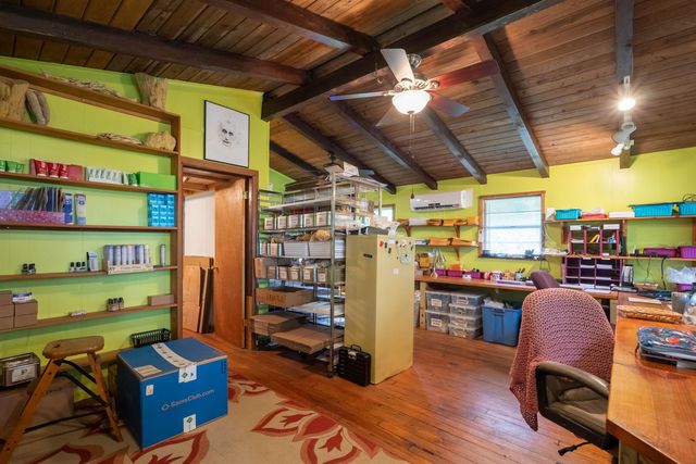 250 W West Lake Drive, Hawthorne, FL 32640