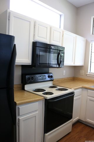 4107 SUNRISE POINT DR, San Antonio, TX 78244