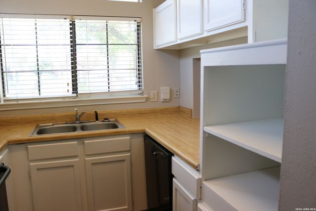 4107 SUNRISE POINT DR, San Antonio, TX 78244