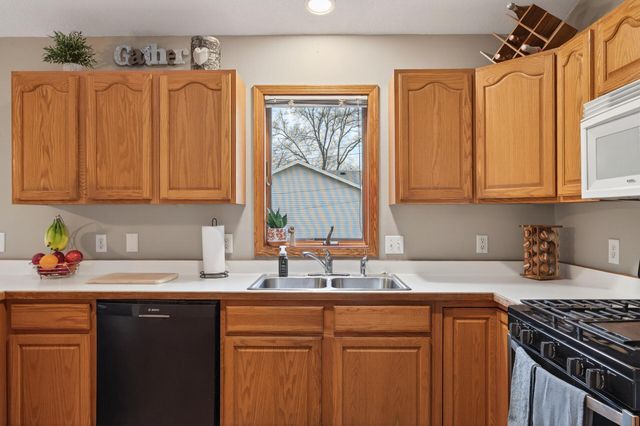 10633 Sumter Avenue N, Brooklyn Park, MN 55445