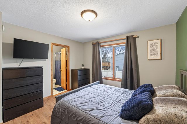 10633 Sumter Avenue N, Brooklyn Park, MN 55445