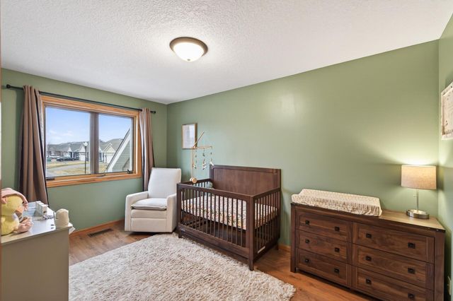 10633 Sumter Avenue N, Brooklyn Park, MN 55445