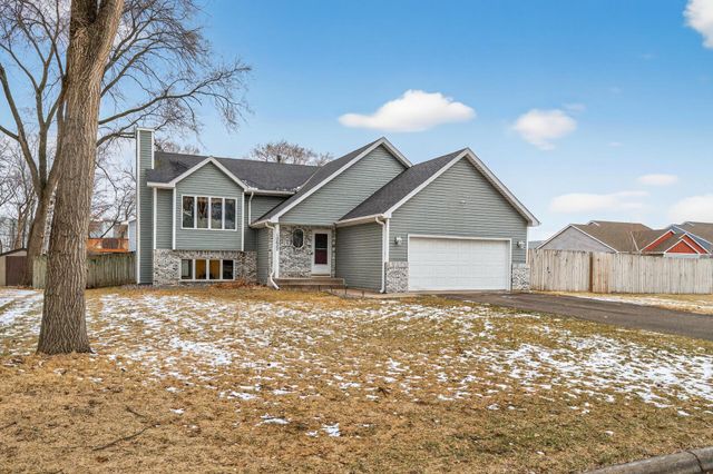 10633 Sumter Avenue N, Brooklyn Park, MN 55445