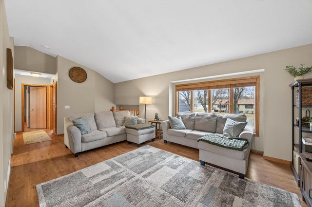 10633 Sumter Avenue N, Brooklyn Park, MN 55445