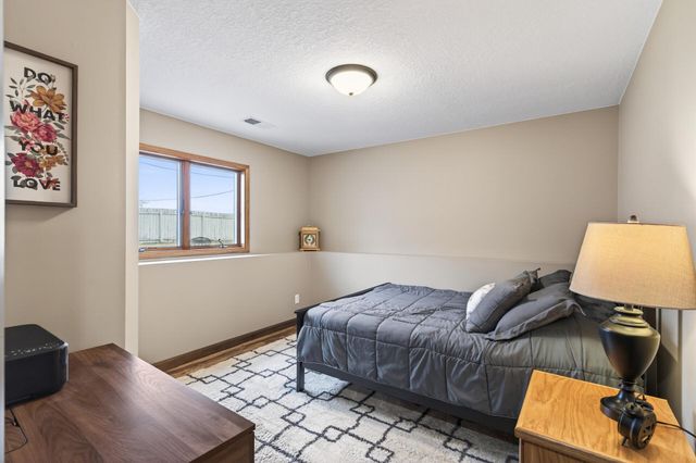 10633 Sumter Avenue N, Brooklyn Park, MN 55445