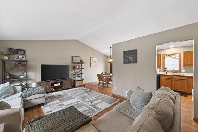 10633 Sumter Avenue N, Brooklyn Park, MN 55445