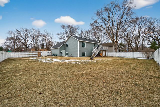 10633 Sumter Avenue N, Brooklyn Park, MN 55445