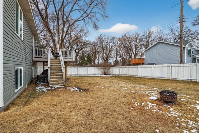 10633 Sumter Avenue N, Brooklyn Park, MN 55445