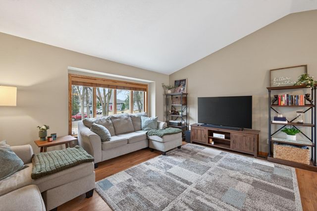 10633 Sumter Avenue N, Brooklyn Park, MN 55445