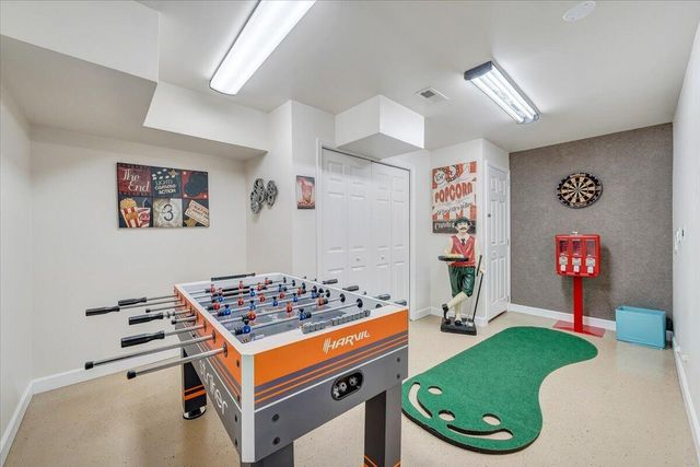 2302 Lake Retreat RD, Huddleston, VA 24104