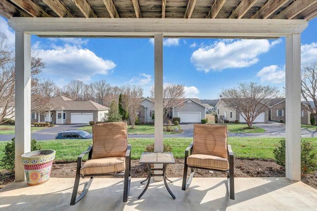 2302 Lake Retreat RD, Huddleston, VA 24104