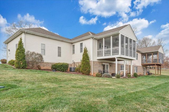 2302 Lake Retreat RD, Huddleston, VA 24104