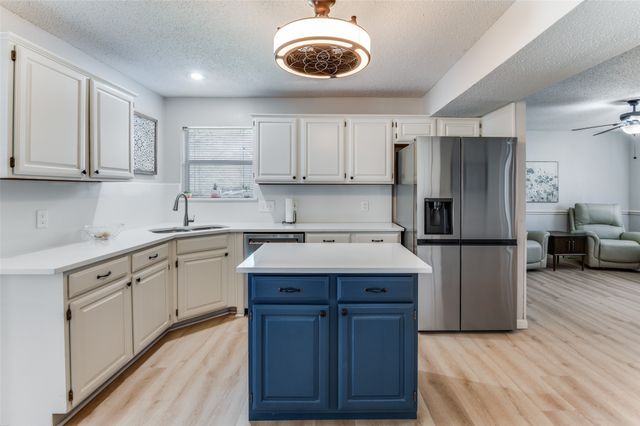 517 Seneca Drive, Waxahachie, TX 75165