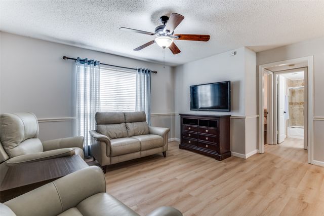 517 Seneca Drive, Waxahachie, TX 75165