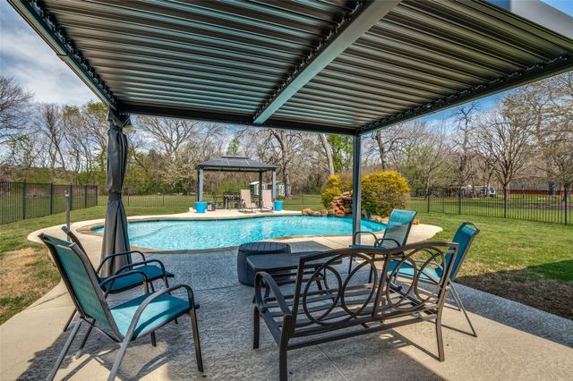 517 Seneca Drive, Waxahachie, TX 75165