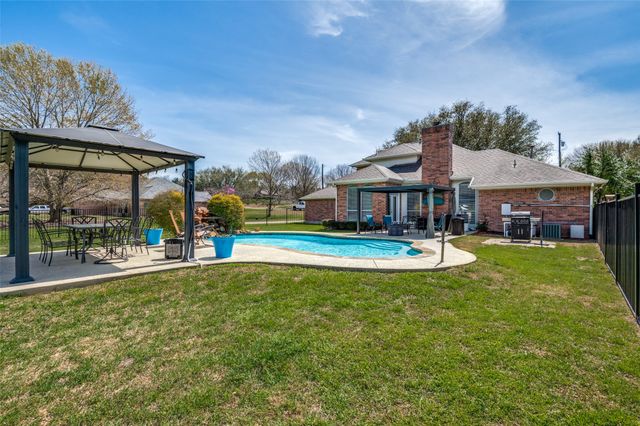 517 Seneca Drive, Waxahachie, TX 75165