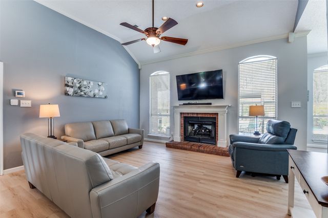 517 Seneca Drive, Waxahachie, TX 75165