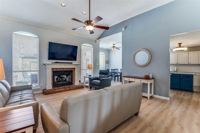 517 Seneca Drive, Waxahachie, TX 75165