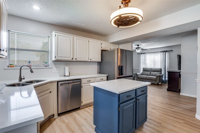 517 Seneca Drive, Waxahachie, TX 75165