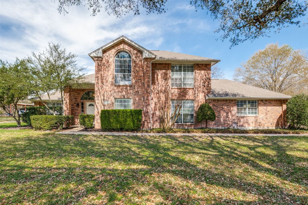 517 Seneca Drive, Waxahachie, TX 75165