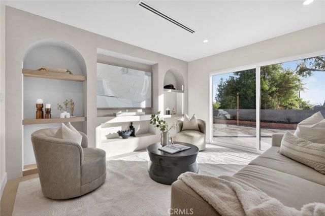 9970 Milano, Sun Valley, CA 91352