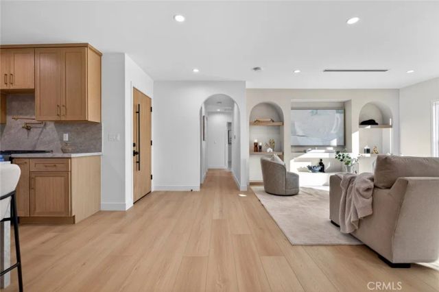 9970 Milano, Sun Valley, CA 91352